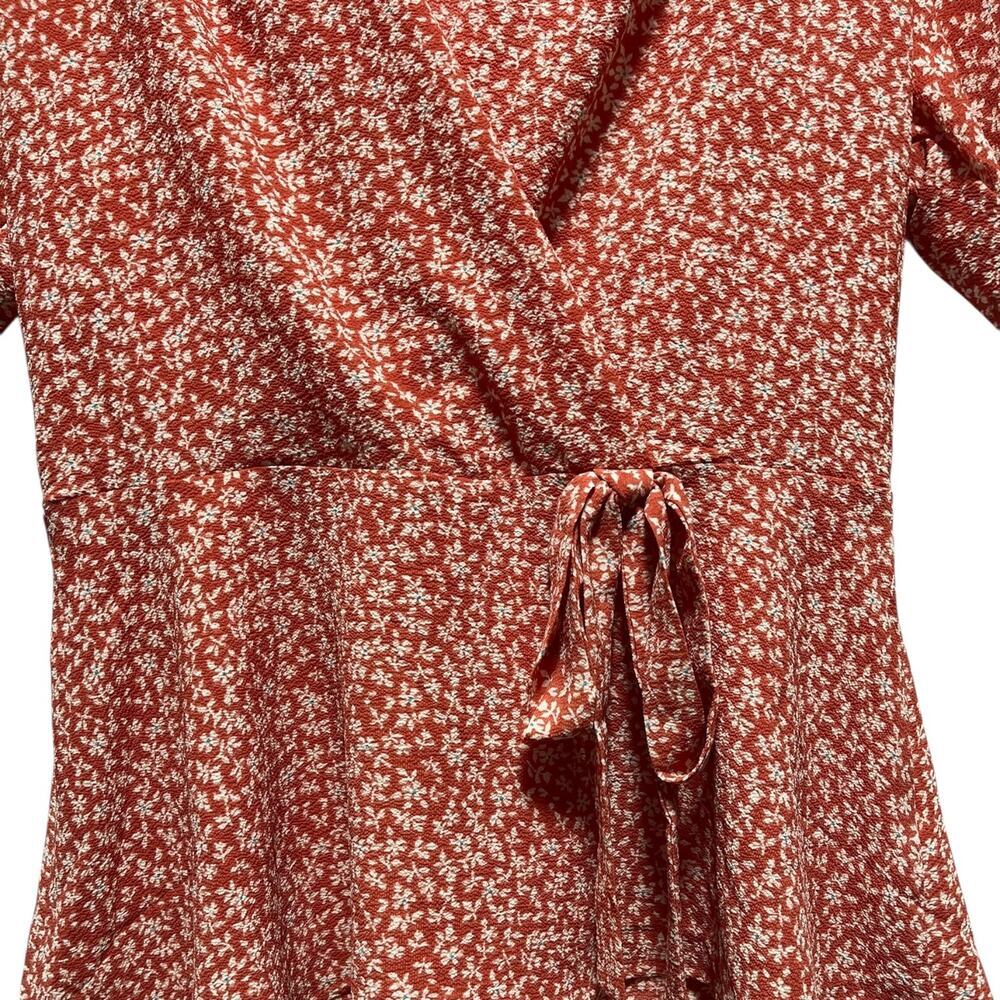 Monteau Top Women’s Sz Med Orange Floral V-Neck Faux Wrap Short Flutter - Picture 6 of 10